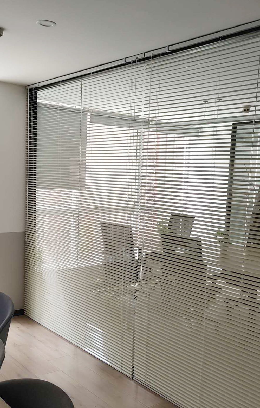 北京建外SOHO鋁合金百葉窗隔簾上門測(cè)量安裝